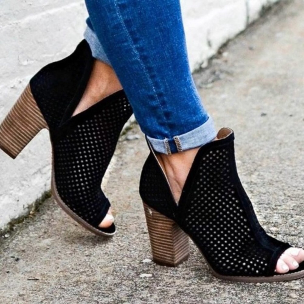 LUCKY BRAND Larise Perforated Suede Stack Healed Peep Toe Bootie Size 9 Black